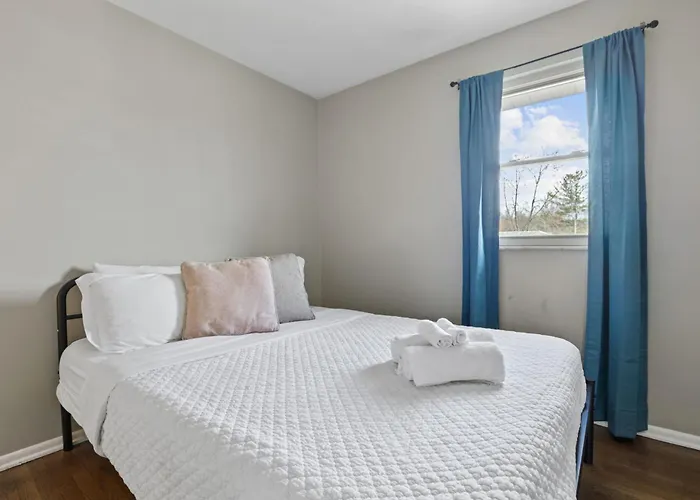 Housepitality - The Woodward Park Charmer - 4br *