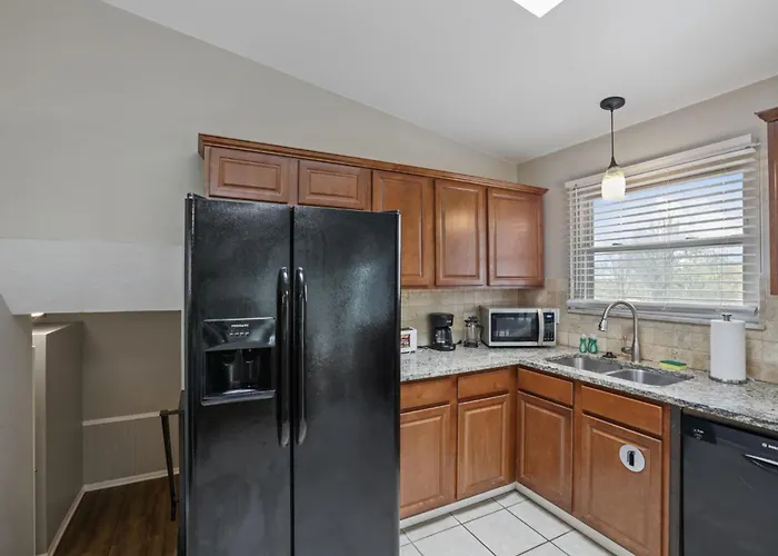 Housepitality - The Woodward Park Charmer - 4br Holiday home *