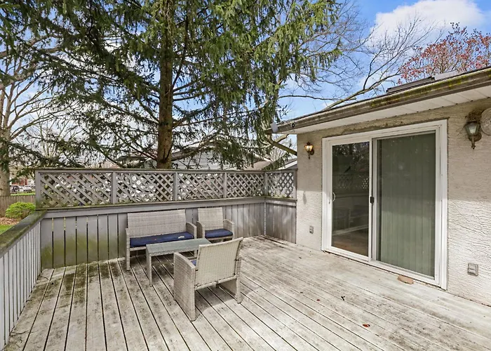 Housepitality - The Woodward Park Charmer - 4br Holiday home *