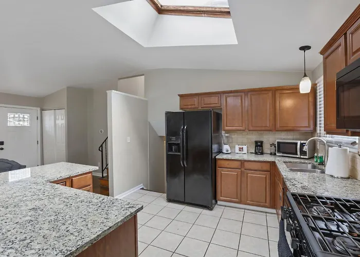 Housepitality - The Woodward Park Charmer - 4br Holiday home