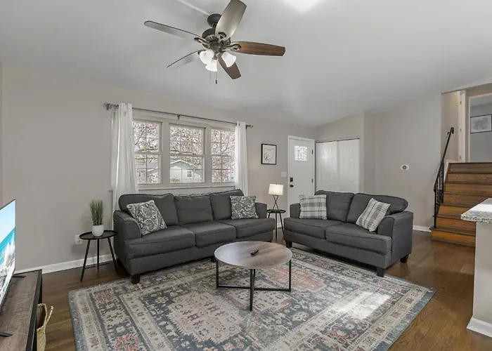 Housepitality - The Woodward Park Charmer - 4br Columbus