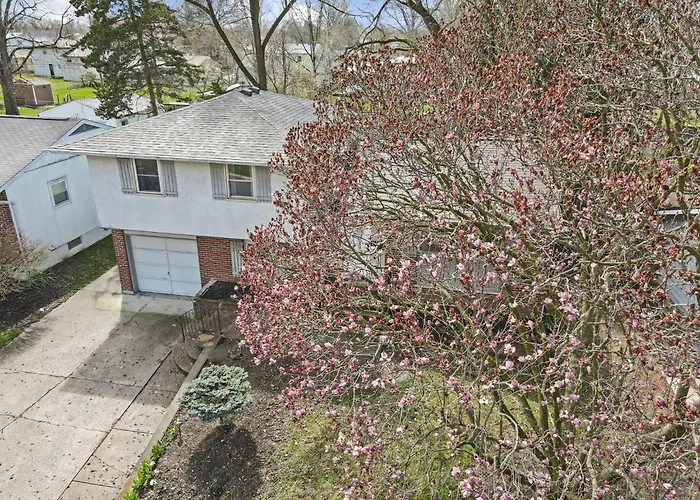 Housepitality - The Woodward Park Charmer - 4br Holiday home *