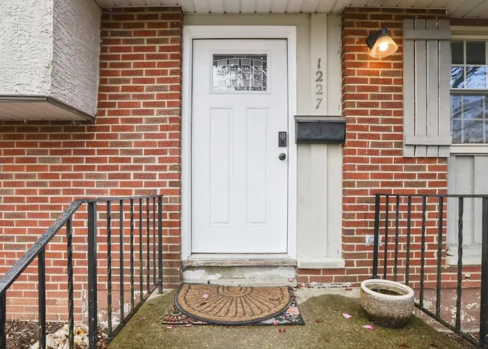 Housepitality - The Woodward Park Charmer - 4br *